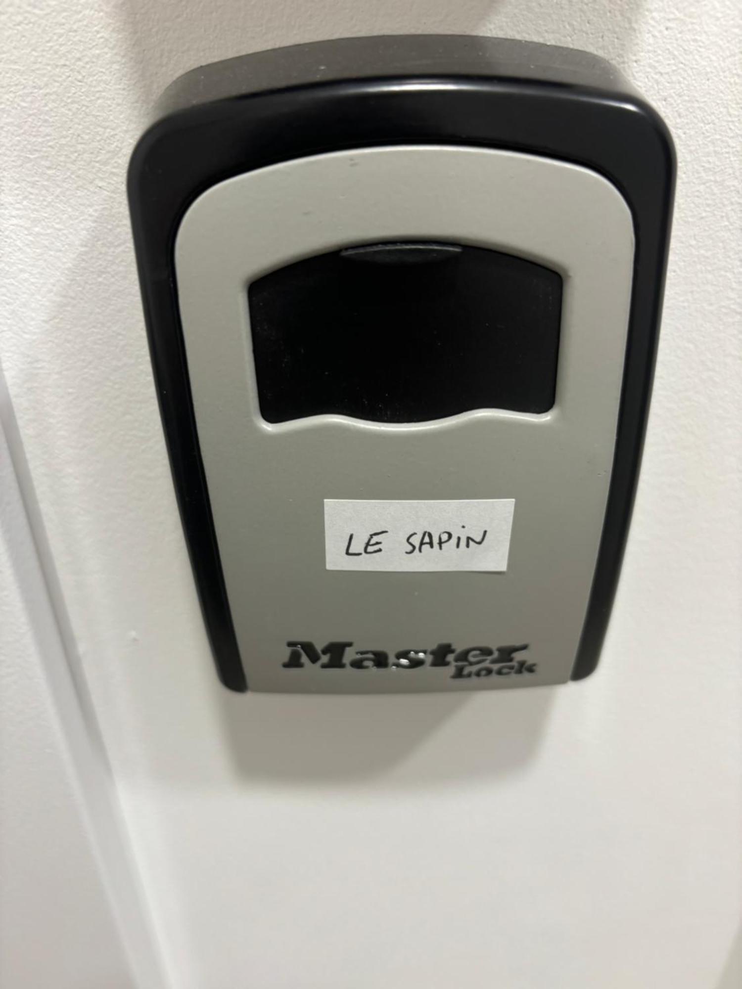 Chambre Privee Climatisee Avec Salle De Bains Partagee-Le Sapin Genay (Rhone) Zewnętrze zdjęcie